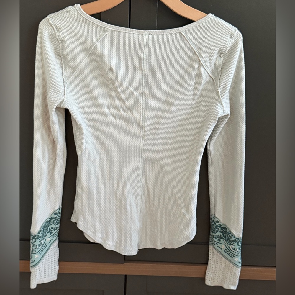 Free People | We The Free | Bandana-Cuff Waffle-Knit Top | light blue | M - Picture 4 of 6